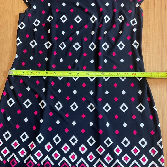 Liz Claiborne Black Diamond Design Sheath Dress, Size Medium - Picture 7 of 8